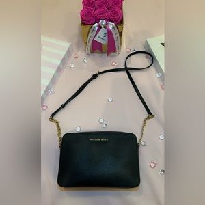 NWOT Michael Kors black Leather East West Crossbody bag MK 🩷